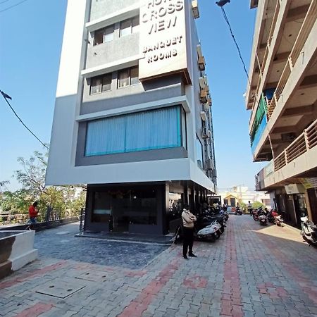 Hotel Crossview Palanpur Екстериор снимка