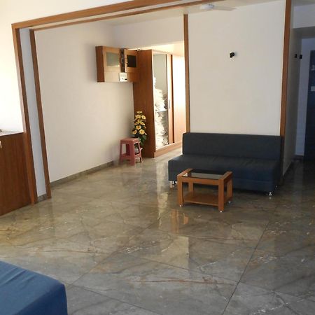 Hotel Crossview Palanpur Екстериор снимка
