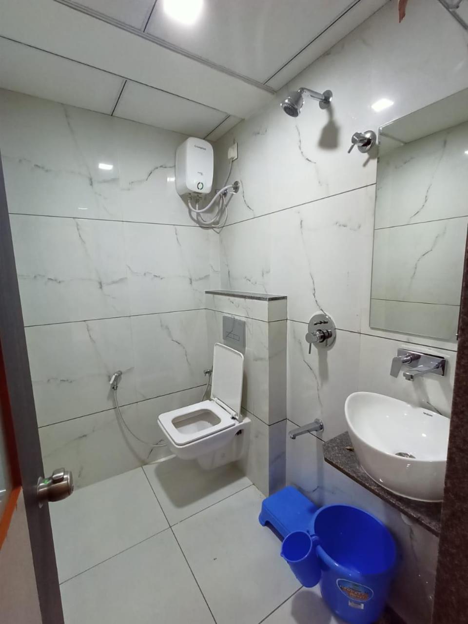 Hotel Crossview Palanpur Екстериор снимка