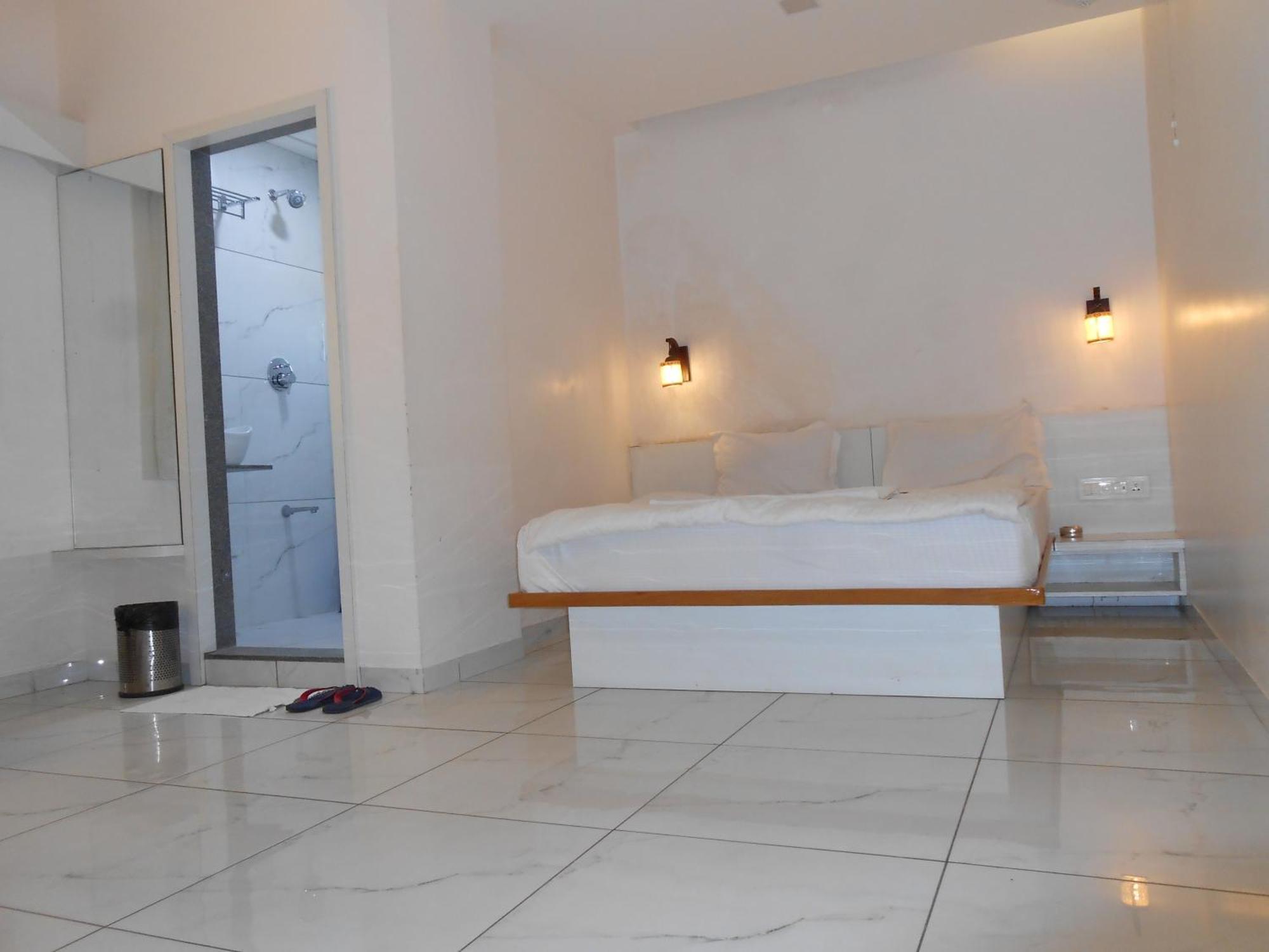 Hotel Crossview Palanpur Екстериор снимка
