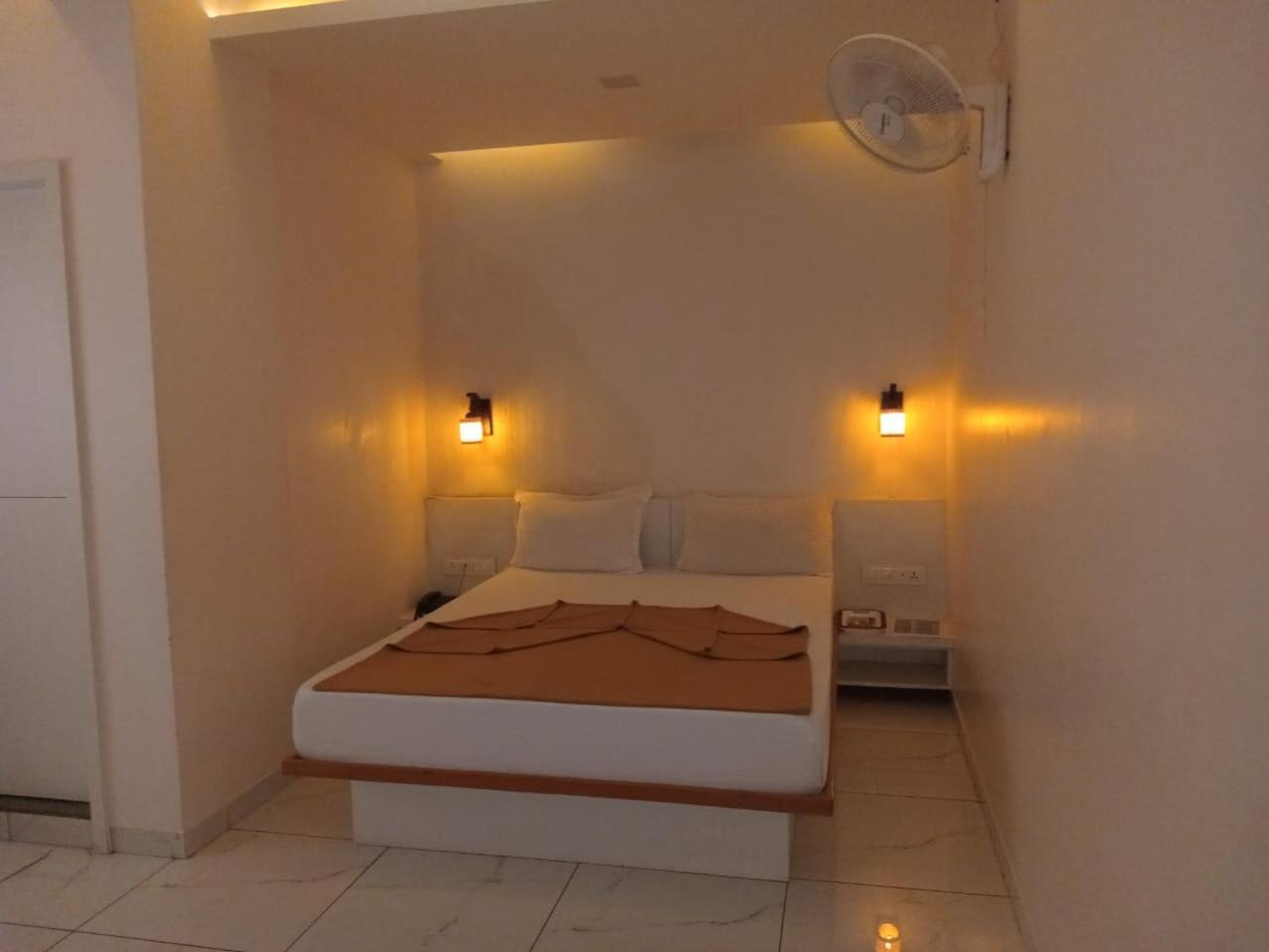Hotel Crossview Palanpur Екстериор снимка