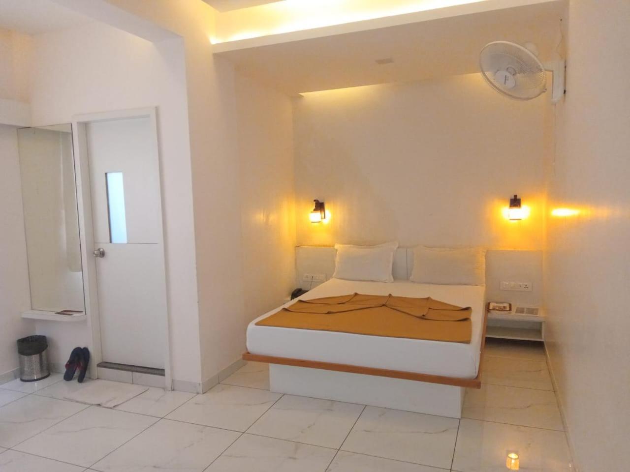 Hotel Crossview Palanpur Екстериор снимка